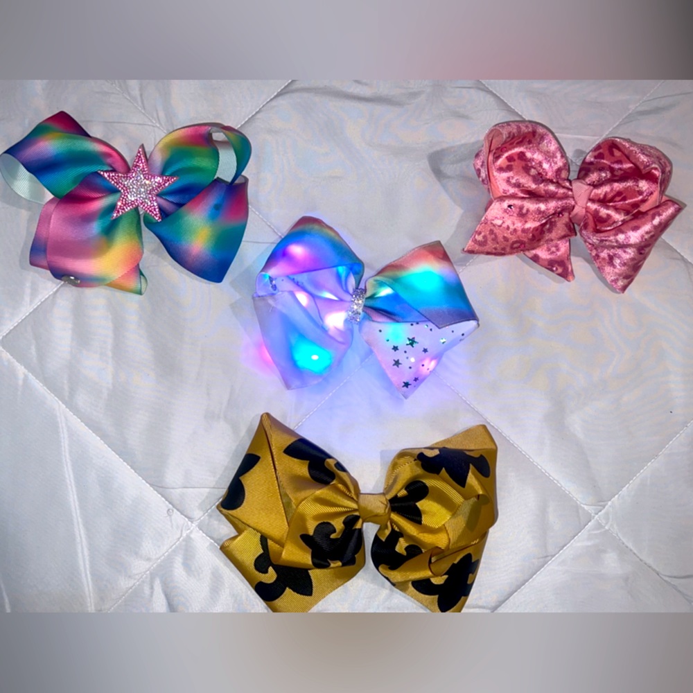 Bows - Picture 2 of 2